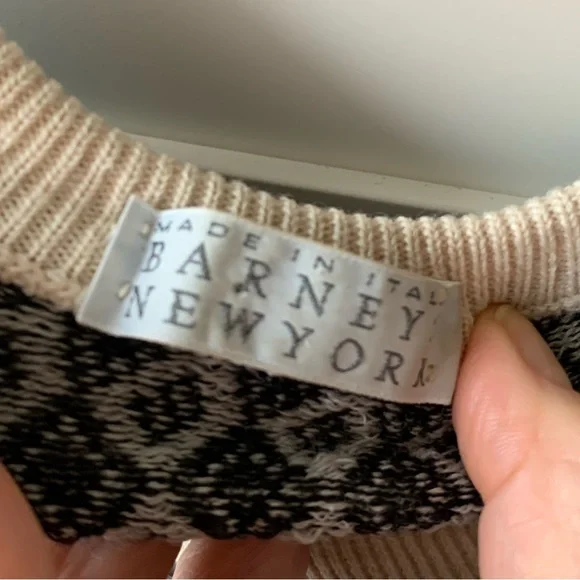 Women's Barneys New York stretchy Wool Blend vneck sweater sz S - Picture 4 of 7